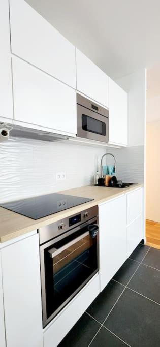 New & Serene 1-Bedroom Apart Near #Ladefenseparis #Parking&Fibre Suresnes Bagian luar foto