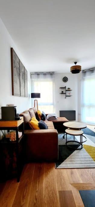 New & Serene 1-Bedroom Apart Near #Ladefenseparis #Parking&Fibre Suresnes Bagian luar foto