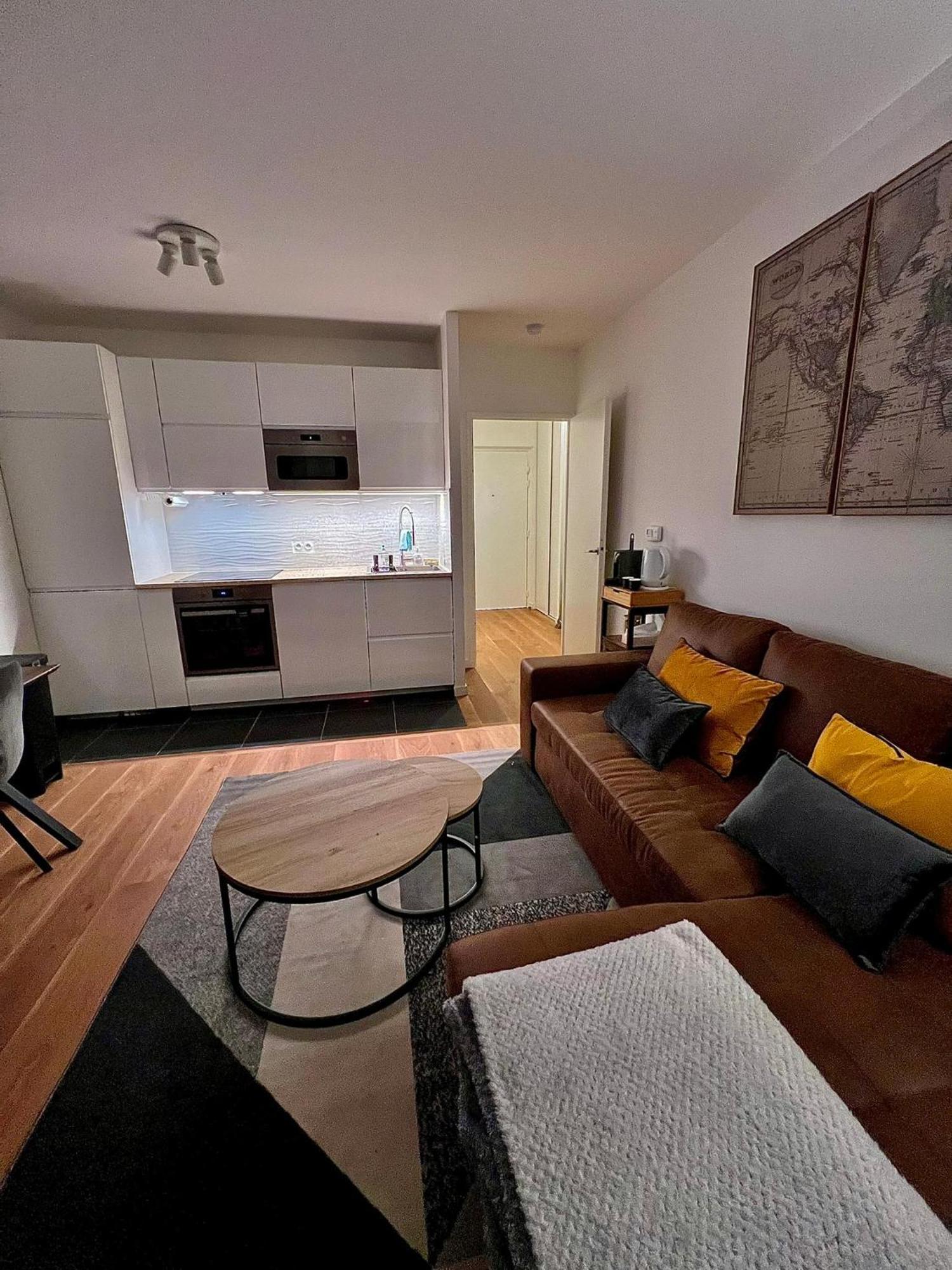 New & Serene 1-Bedroom Apart Near #Ladefenseparis #Parking&Fibre Suresnes Bagian luar foto